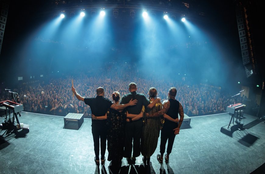 Live Review: Mother Mother in Tilburg