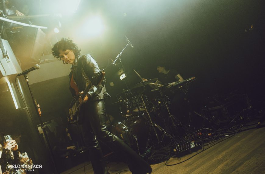 Pale Waves Brings The Goth Aesthetic to Amsterdam