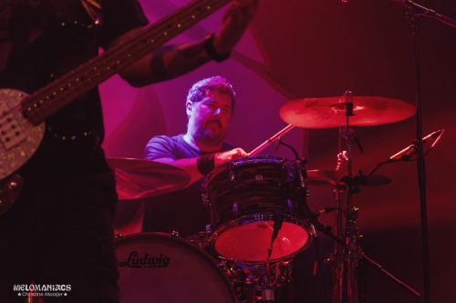 20251019-10hotwatermusic-chrisatconcerts-melomaniacs-02