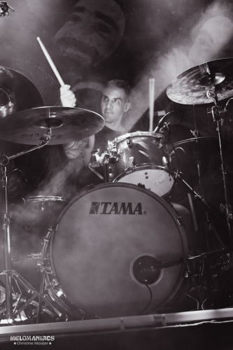 20251019-9makewar-chrisatconcerts-melomaniacs-06