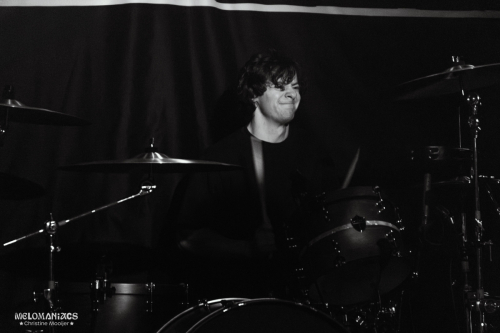 20251113-grayscale-chrisatconcerts-melomaniacs-02