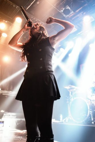 20260312-againstthecurrent-chrisatconcerts-melomaniacs-19