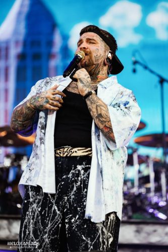 20260619-teddyswims-chrisatconcerts-melomaniacs-10