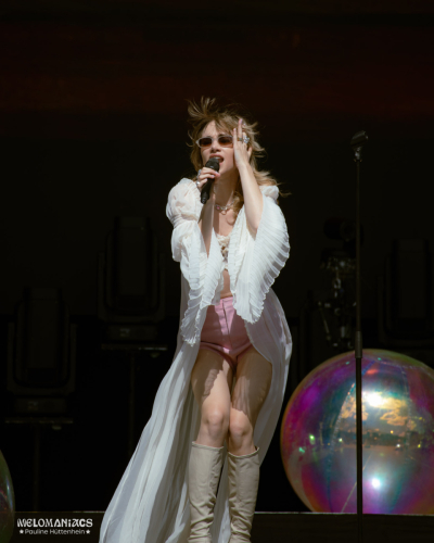 SB25_Suki-Waterhouse_ph_5322
