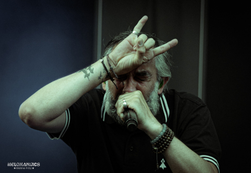 mass hysteria-01